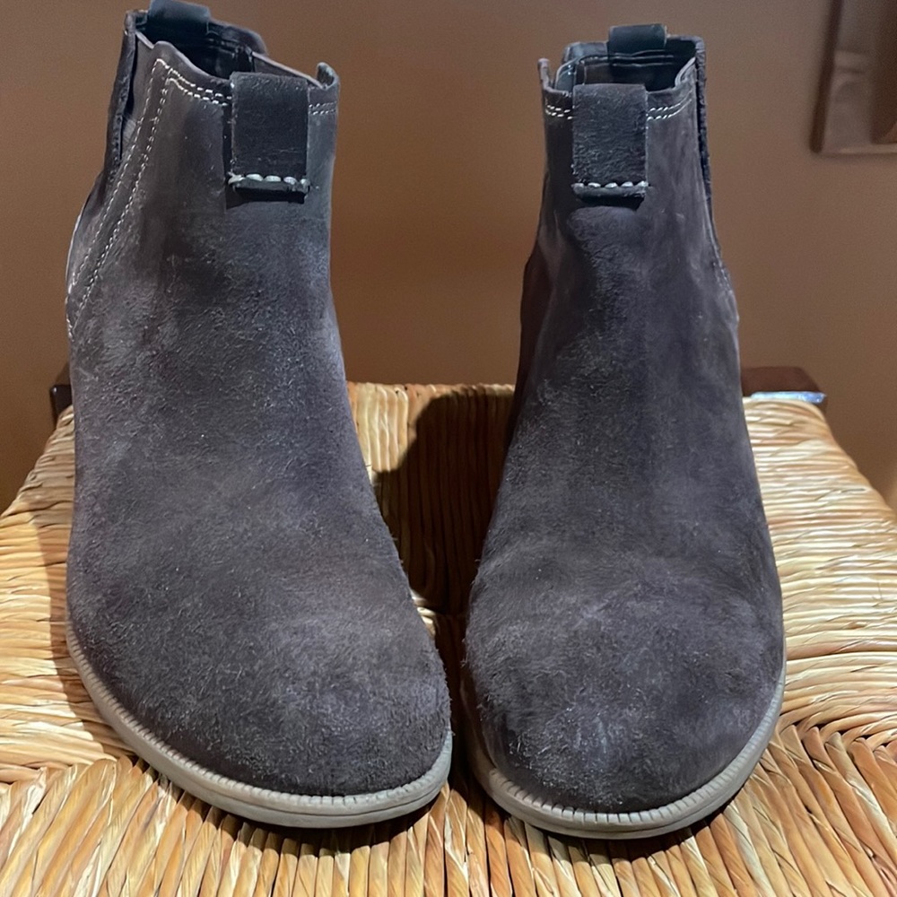 Clarks artisan suede ankle bootie dark brown.  Size 10